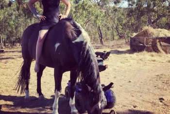 Leonie horse riding